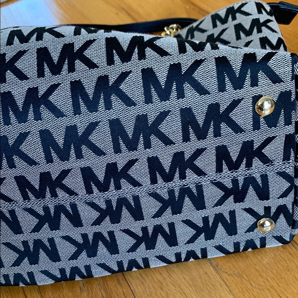 Michael Kors Black and Tan Tote with Geometric Pattern - Picture 11 of 13